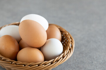 カゴに盛られたタマゴ
