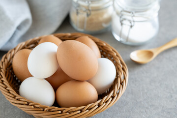 カゴに盛られたタマゴ