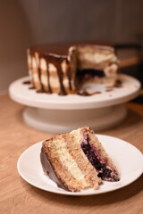 Torcik z masą na śmietanie