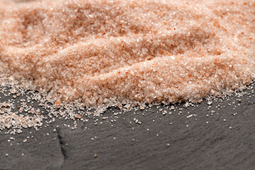 Himalayan pink salt - Lots of salt in pure crystals