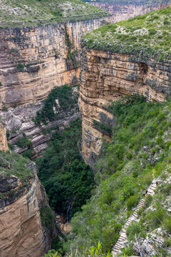 Parque Nacional Torotoro ubicado en Bolivia, lugar tur&iacute;stico donde hay huellas de dinosaurios y se ve las formaciones geologicas