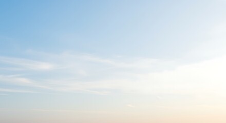 Obraz premium Serene Sky: A Panorama of Pastel Clouds