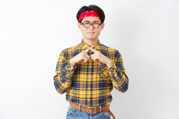 アキバ系の男性　指でばつ印のジェスチャー　白背景