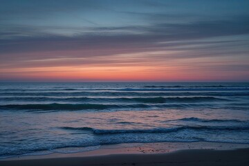 Fototapeta premium Twilight Coastal Landscape with Wide Horizon and Serene Ocean Waves