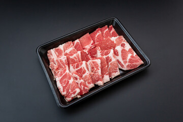 豚肩ロース肉　焼肉用　斜俯瞰　Pork shoulder loin for yakiniku, diagonal view