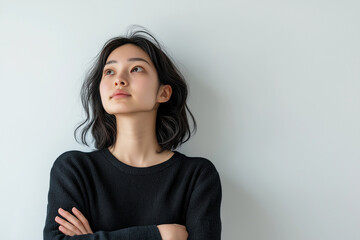 考える, 美女, 変顔, 腕組む, 女性, 悩む, 女, 美しさ, 顔, 笑みを浮かべている, 人々, 笑う, モデル, 人, ファッション, 髪の毛, ブルネット, 見る, ハピネス, 淑女, 1, 13歳から19歳の, かわいい, 目, スタジオ, くだけた, いいかた, 肌, 化粧, アップ, ビジネス, 女性実業家, シャツ, プロ, 成功, 華麗な, ライフスタイル, 手, 黒, ナチュ