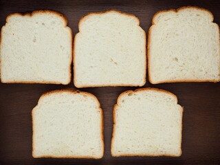 오븐에 구운 식빵