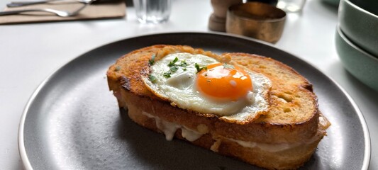 クロックマダム