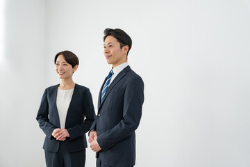 希望を持つビジネスマン二人