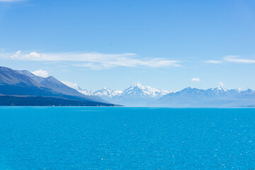 ニュージーランド　ミルキーブルーの湖「プカキ湖(Lake Pukaki)」