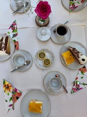 birthday table setting