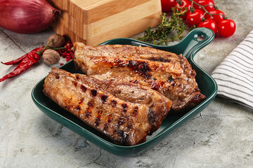 Grilled pork ribs with spices