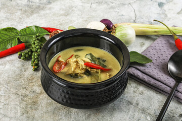 Thai green chicken curry with coconut