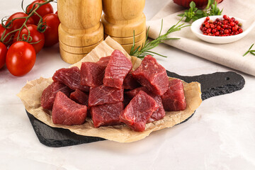 Raw beef cubes for cooking
