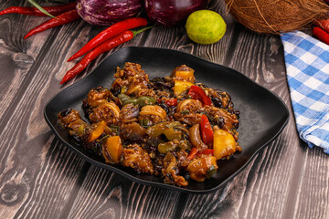 Squid with vegetables in oyser sauce