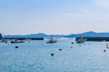 宮城県女川の小さな漁港

