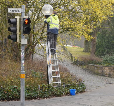 lamp cleaning in spring