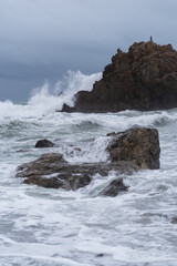 Obraz premium 嵐で荒れた危険な海