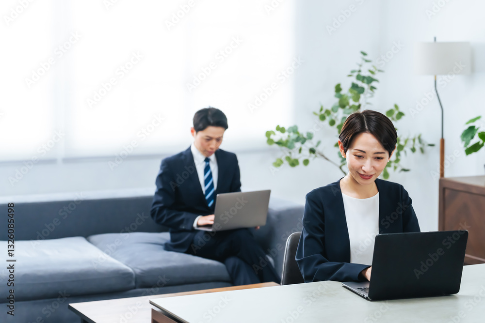 Aufkleber オフィスでノートパソコンを使って作業する男女ビジネスパーソンのグループ