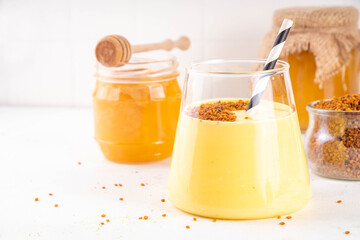 Bee pollen shake or smoothie drink