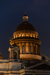 Obraz premium A mesmerizing night shot of St. Isaacs Cathedral in Saint Petersburg