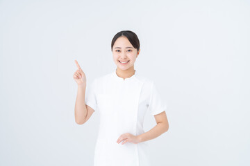若い看護師の女性