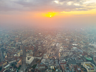 Naklejka premium Milan Aerial View with Duomo Cathedral and City Skyline
