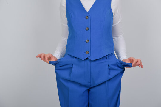 leere, taschen, arm, kein geld, bettler, bettelarm, umgedrehte, hosentaschen, leere. hosentaschen, leer, empty, verzweifelt, emotional, frau, alt, senior, rente, rentnerin, business, business-man, anz