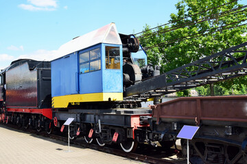 Fototapeta premium Crane for repair work on a railway platform in the museum 