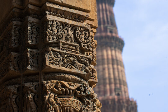 Fototapeta The Qutb Minar (Qutub Minar or Qutab Minar) is a minaret and victory tower comprising the Qutb complex and the main tourist magnet in New Delhi, the capital of India - New Delhi, India