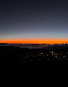 Magia del atardecer en Maui: colores dorados sobre el oc&eacute;ano