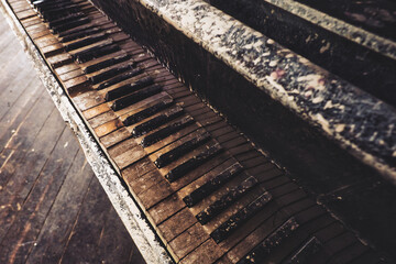 Klavier Lost Place - Beatiful Decay - Abandoned - Verlassener Ort - Urbex / Urbexing - Lost Place -...