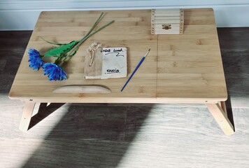 Serenity in Simplicity: Notes, Blooms, and Brushes