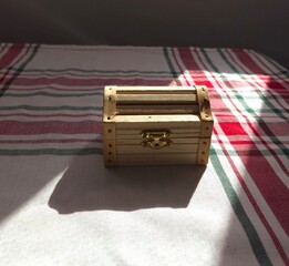 what kinda secret do you keep in? You wanna open? 