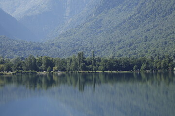 LAGO DE GENOS LONDEVILLE. FRANCIA