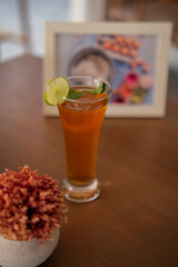 green tea with mint