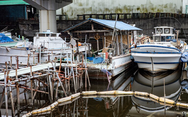神奈川県子安　運河の風景