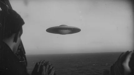 Photo sur Plexiglas Vintage Style Photograph of a Flying Saucer Sighting from a 1940s Aircraft