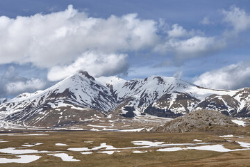 Prime luci di primavera a Campo Imperatore - Gran Sasso, Abruzzo, L'Aquila