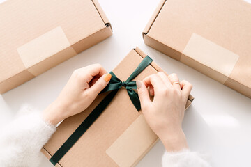 Minimalist Gift Wrapping with Eco-Friendly Packaging
