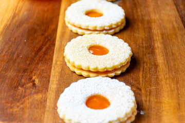 Linzer cookies