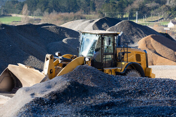 Aggregate treatment plant. Aggregate plant. Quarry