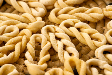 Lorighittas, pasta artigianale tradizionale della cucina Sarda, cibo italiano 