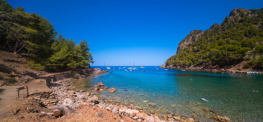 Obraz premium Cala Tuent, Escorca, Mediterranean Sea, Paraje Natural de la Sierra de Tramuntana, UNESCO World Heritage Site, Mallorca, Islas Baleares, Spain, Europe