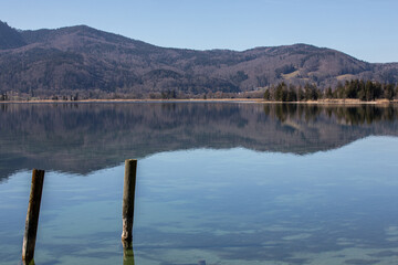 Berge spiegeln im See