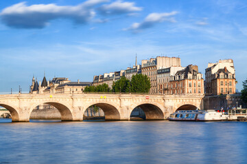 Obraz premium A panoramic view of Pont Neuf, spanning the Seine River, Paris, France