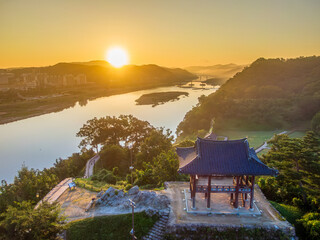 충남 공주시 공산성의 일출 © jeong