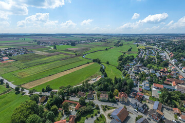 Mallersdorf an der Kleinen Laber im Donau-Isar-H&uuml;gelland aus der Vogelsperspektive