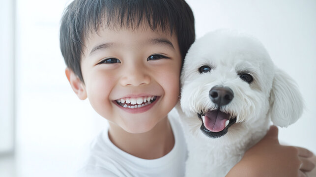 犬と笑顔の子供
