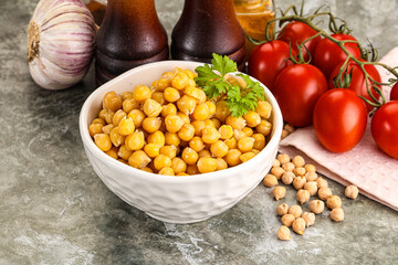 Canned chickpea in the bowl
